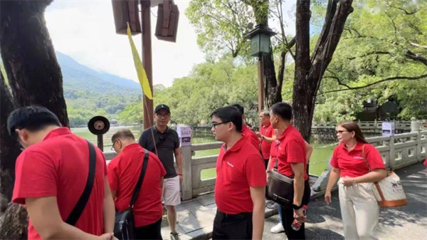 菲律賓蘇祿翻譯導(dǎo)游要花多少錢(在哪里聘請)